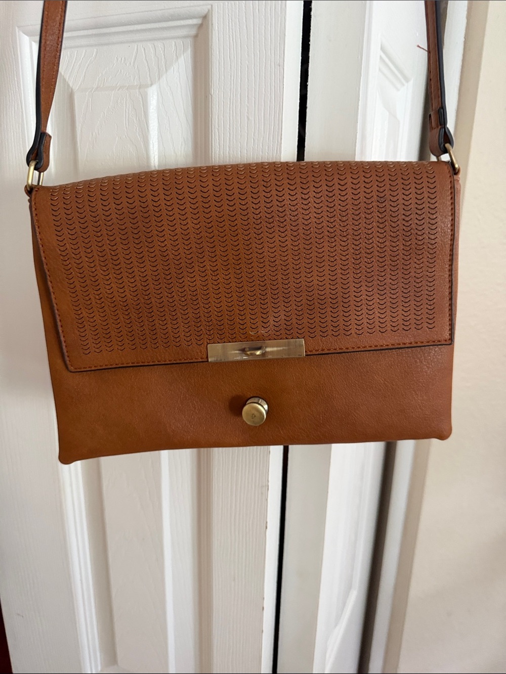 Brown Leather Crossbody Bag - Classic Convertible Shoulder Purse